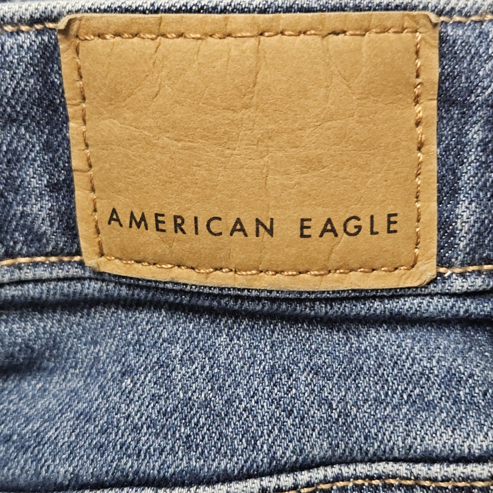 AMERICAN EAGLE MOM JEANS WOMEN'S SIZE 2/26W - Picture 6 of 7